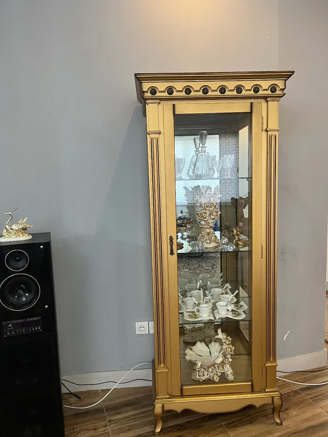 ویترین طلایی|بوفه، ویترین، کنسول|نوشهر, |دیوار