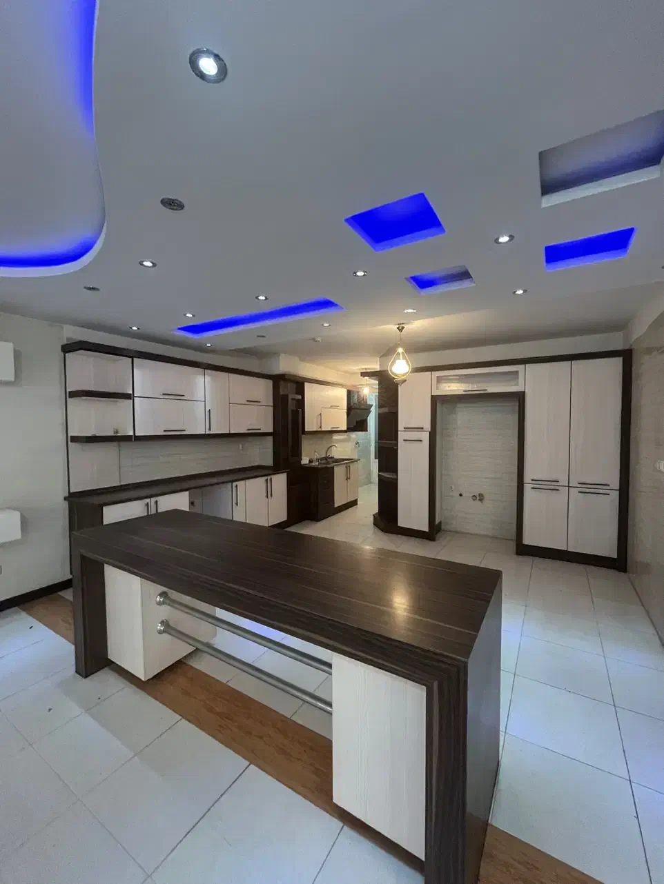 220متر چهار خواب فول امکانات خیابان اردیبهشت شمالی|اجارهٔ آپارتمان|اصفهان, عباسآباد|دیوار