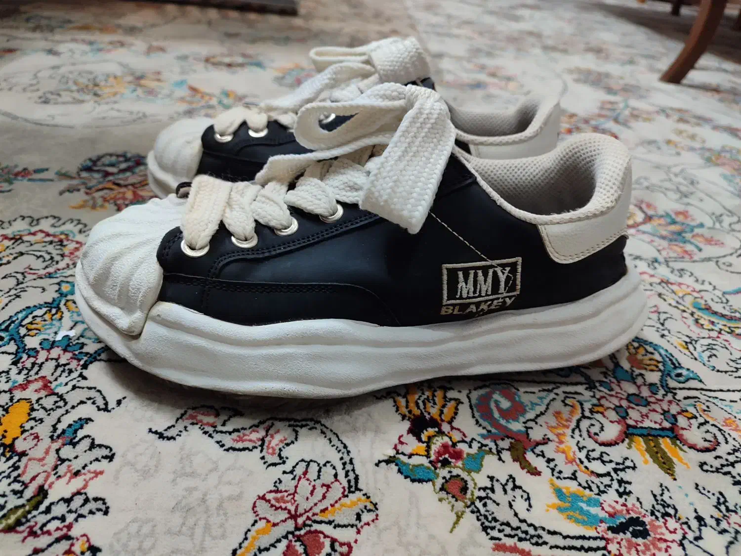 کفش|کیف، کفش، کمربند|تربت‌حیدریه, پارک پرستار|دیوار