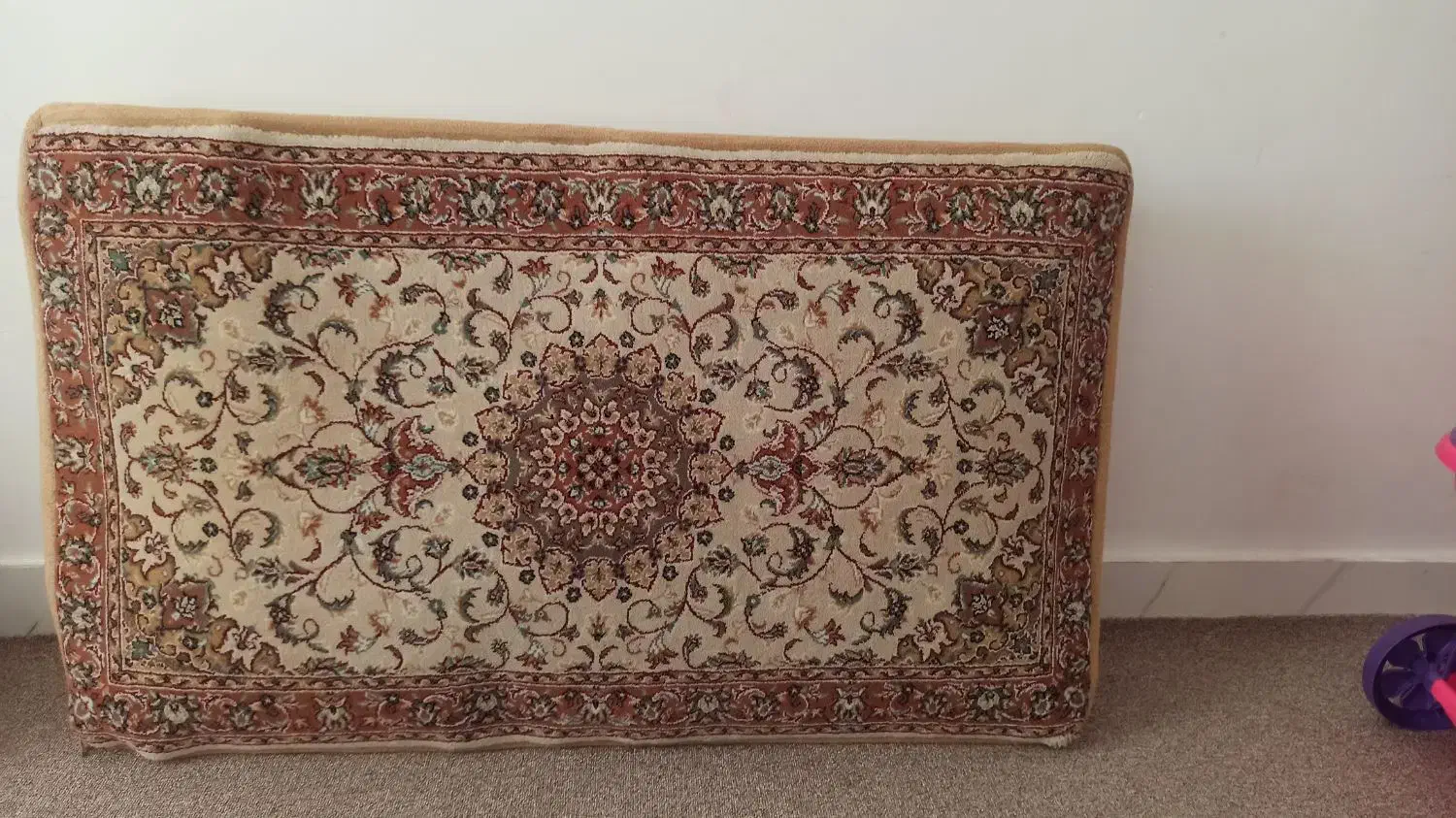 دو عدد پشتی سالم|پشتی|گرگان, |دیوار