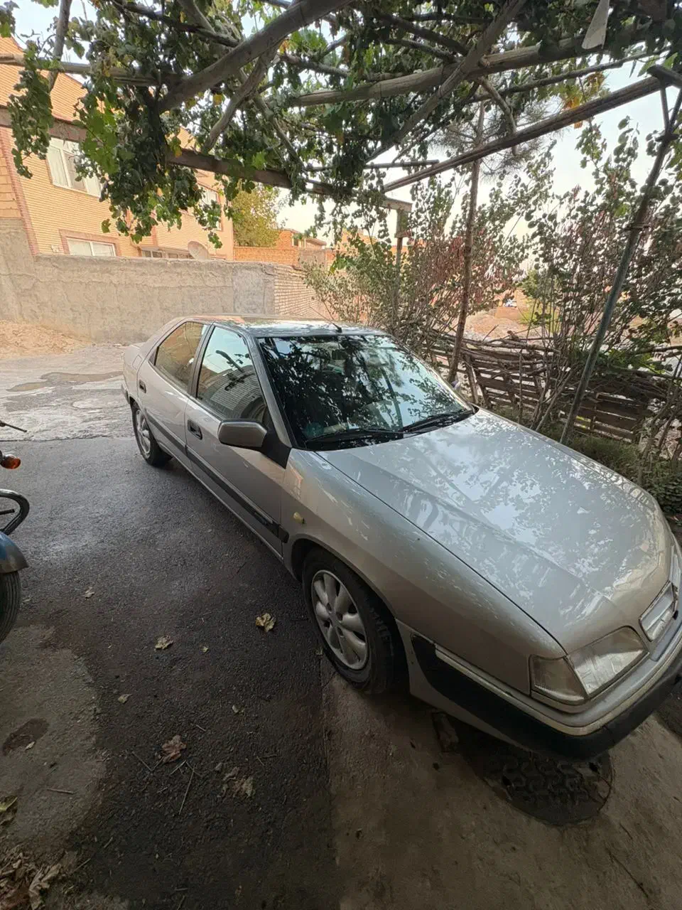 زانتیا۸۴بی رنگ|خودرو سواری و وانت|فولادشهر, زاینده رود|دیوار