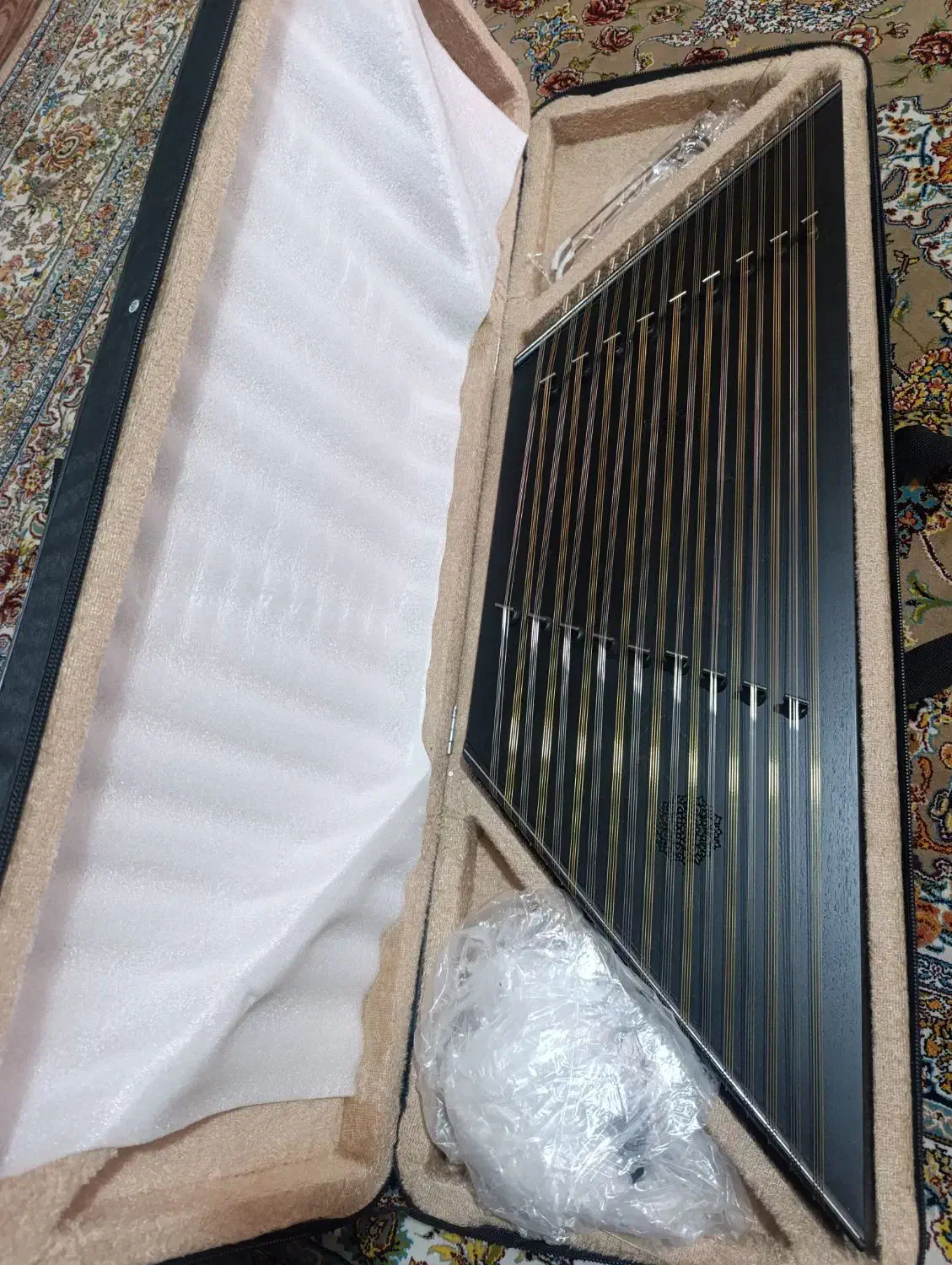 سنتور استاد صادقی|سازهای سنتی|اسلام‌شهر, شهرک سعیدیه|دیوار