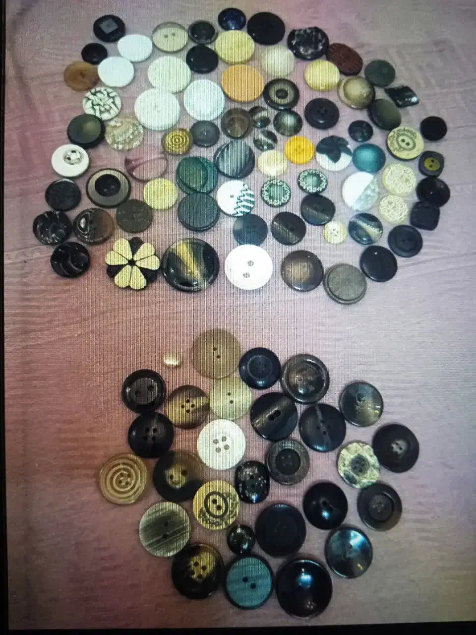 دکمه لباس عمده|لباس|تهران, شهمیرزادی|دیوار