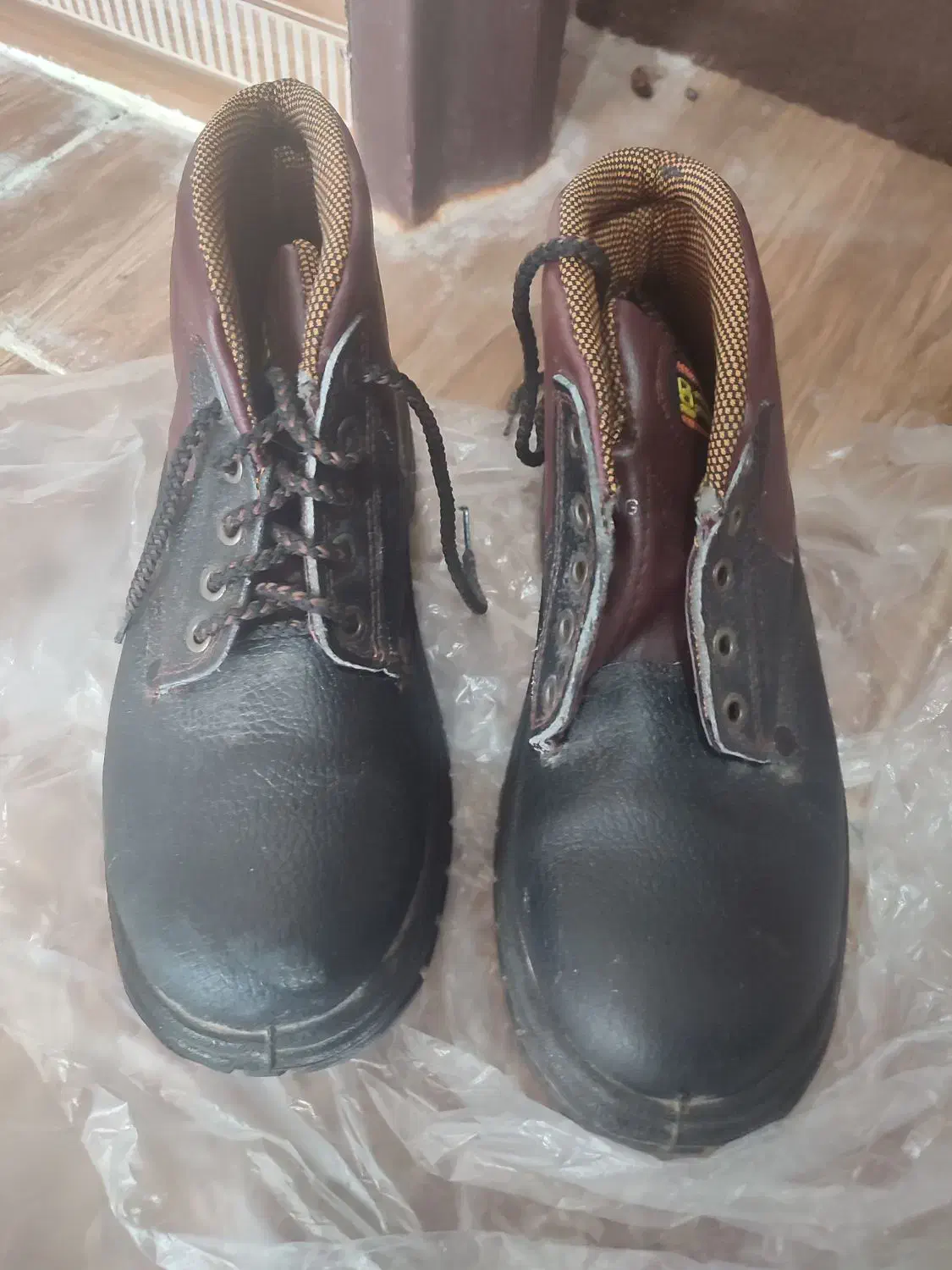 کفش ایمنی نو مارک فرزین  سایر 40|کیف، کفش، کمربند|ایذه, |دیوار