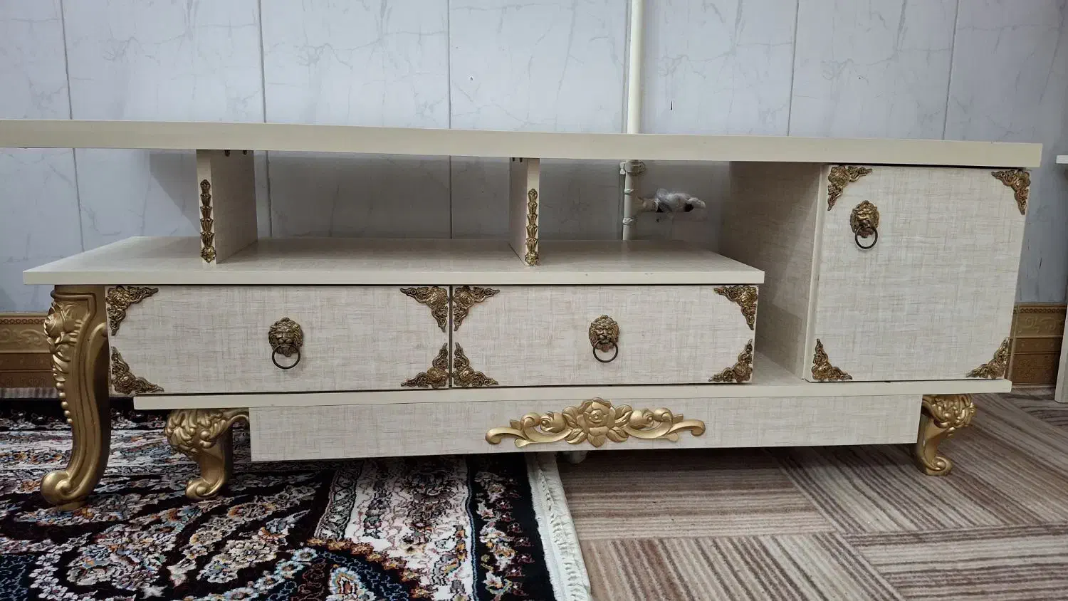 میز تلوزیون نو|میز تلویزیون|قم, قلعه کامکار|دیوار