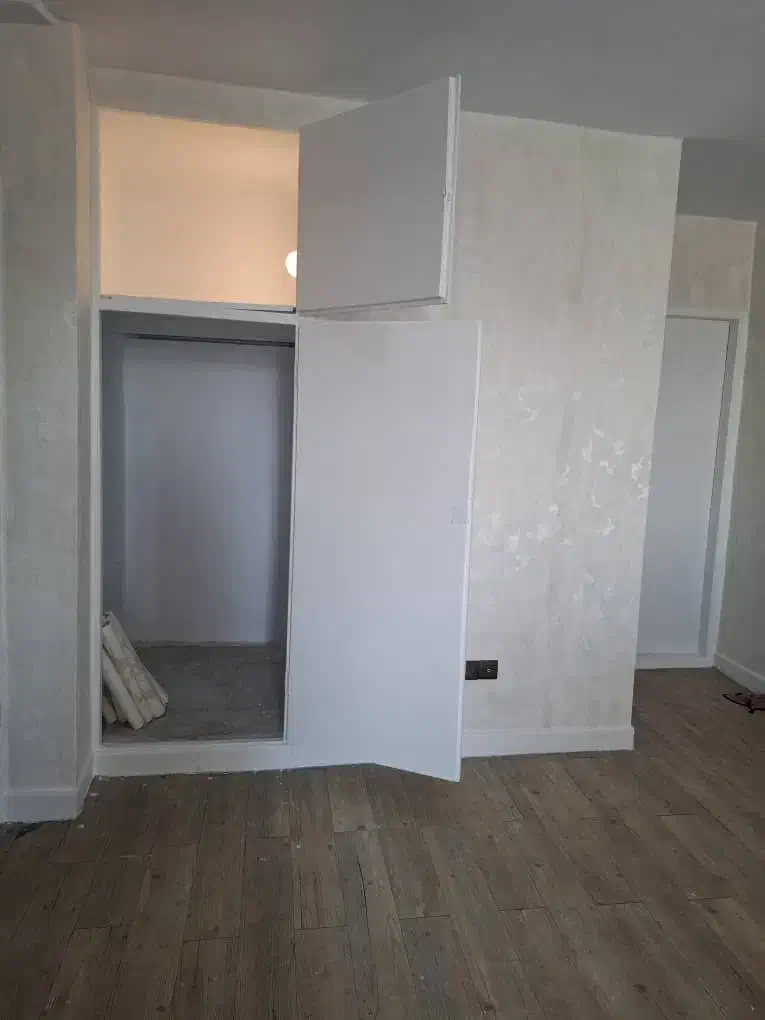 واحد ۵۵ متری نقاشی شده جنب مترو|اجارهٔ آپارتمان|تهران, فلسطین (میدان انقلاب)|دیوار