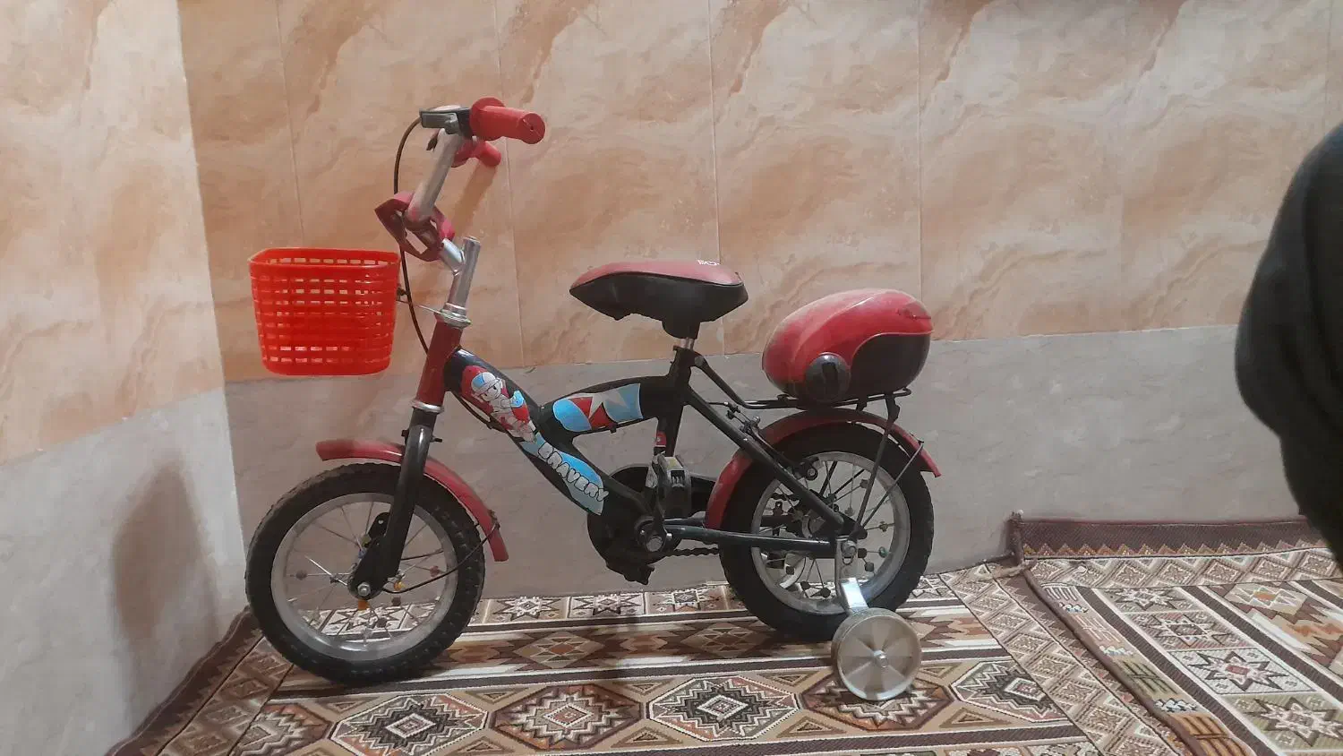 دوچرخه ۱2 قرمز تمیز و کاملآ سالم|دوچرخه، اسکیت، اسکوتر|اصفهان, شهید رجایی|دیوار