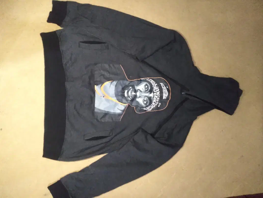 هودی|لباس|تنکمان, |دیوار