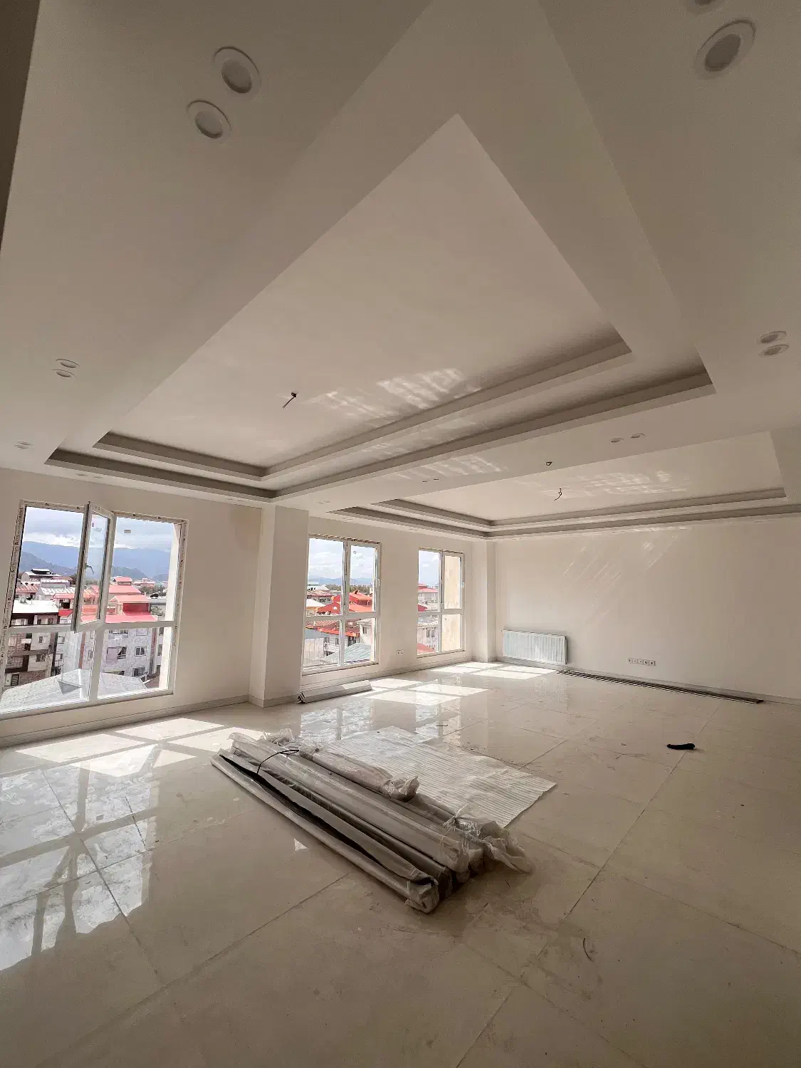 طبقه آخر نوساز|فروش آپارتمان|لاهیجان, شیشه گران|دیوار