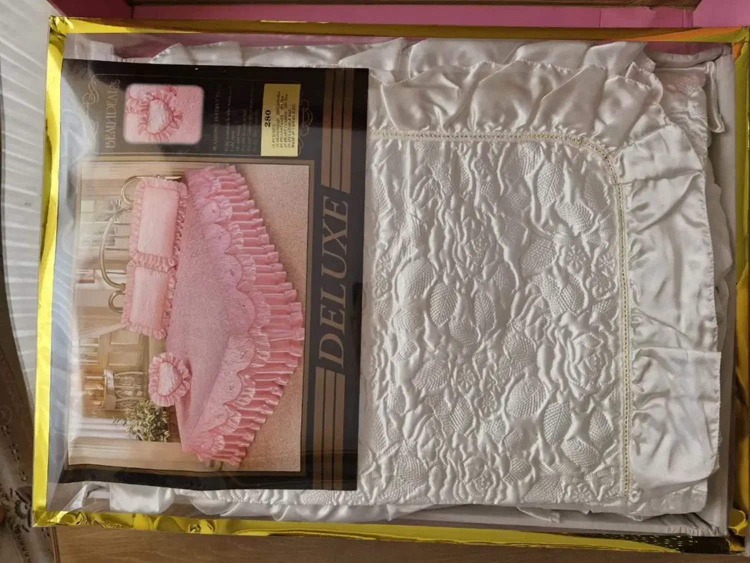 روتختی ساتن شیری رنگ Deluxe Beau Ideal (دو نفره)|سرویس روتختی|اصفهان, خانه اصفهان|دیوار