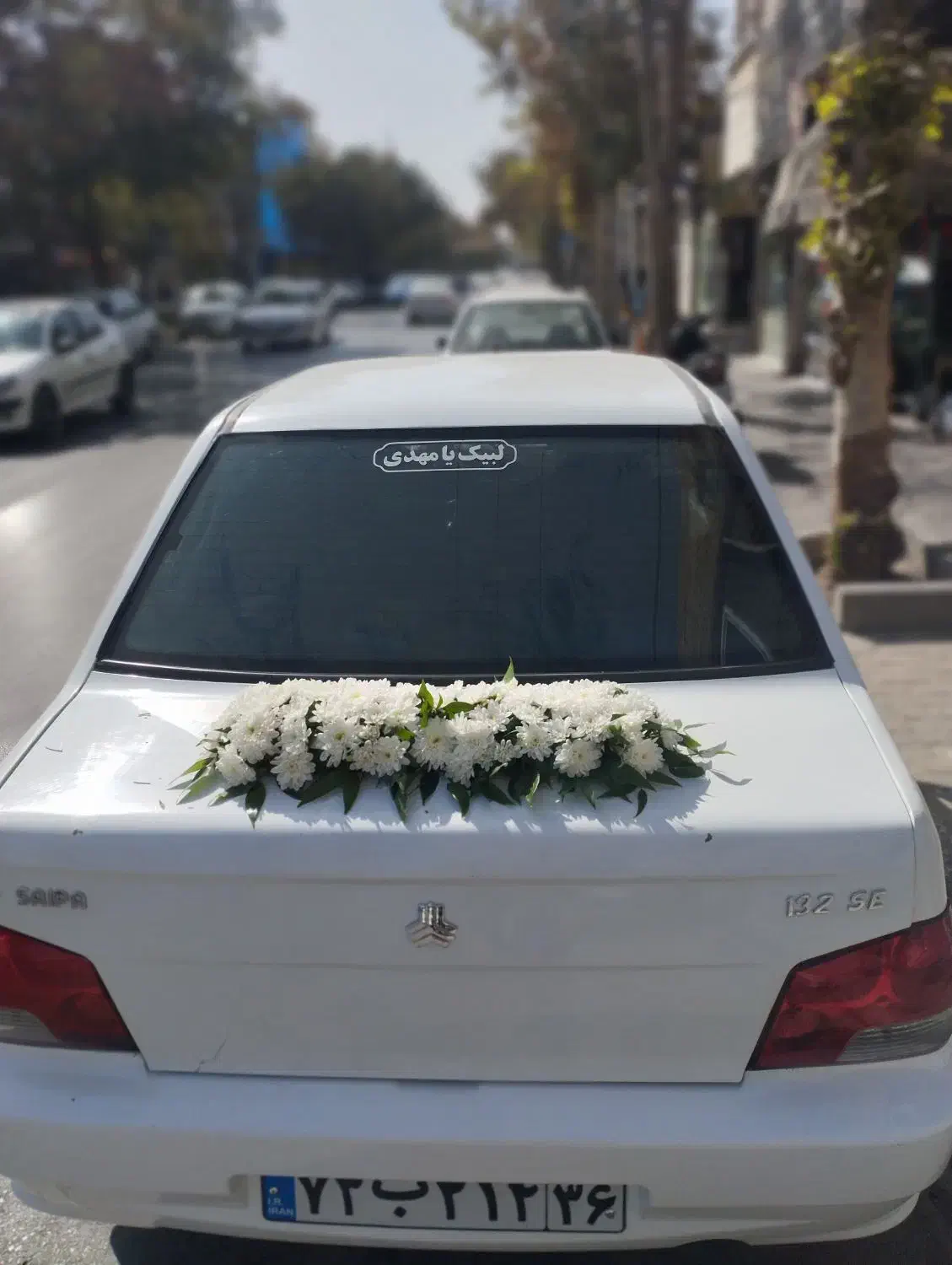 ماشین عروس و دسته عروس|گل مصنوعی|مشهد, رده|دیوار