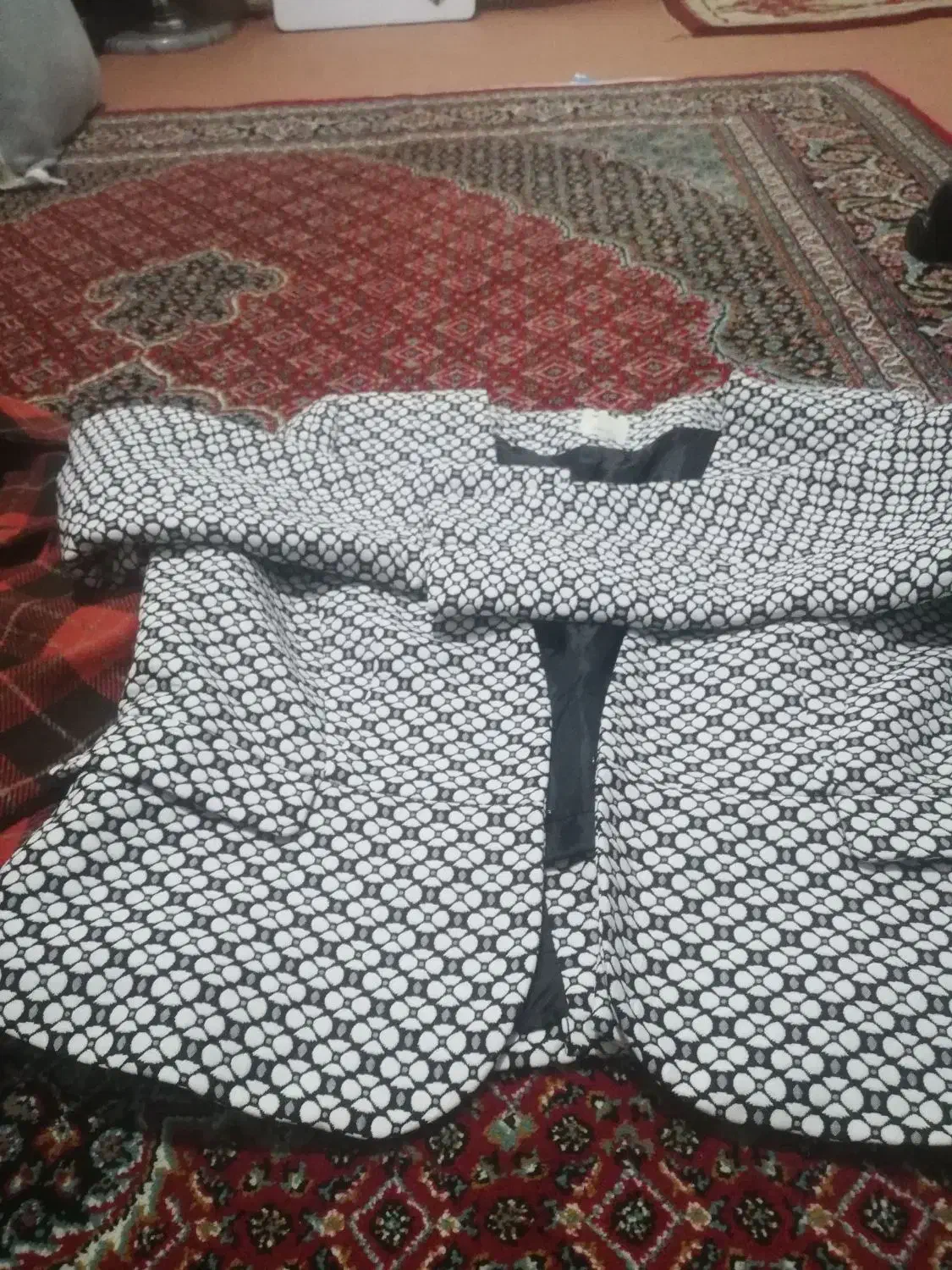 پالتووکت|لباس|سنندج, |دیوار