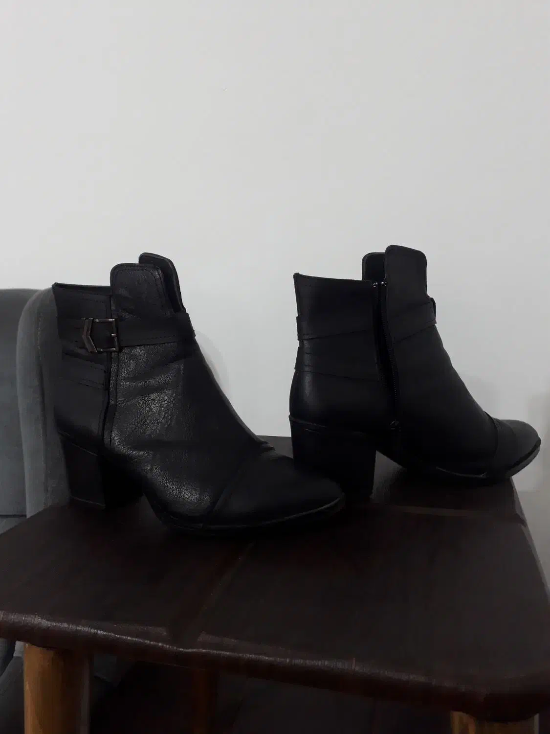 چکمه سایز۴۰،|کیف، کفش، کمربند|پرند, فاز ۶|دیوار