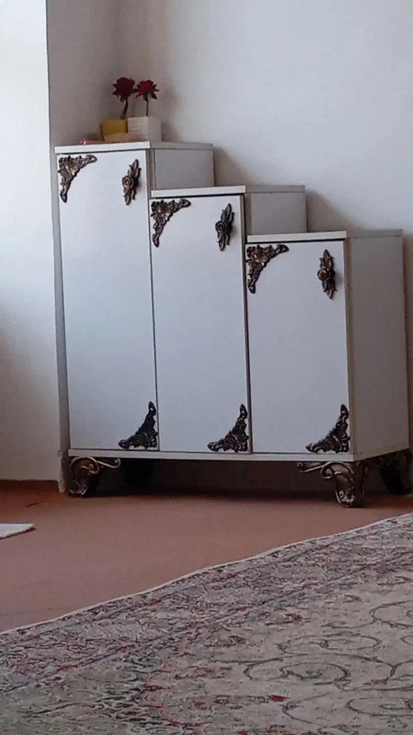 جاکفشی درحدصفر|جاکفشی، کمد، دراور|شاهین دژ, |دیوار