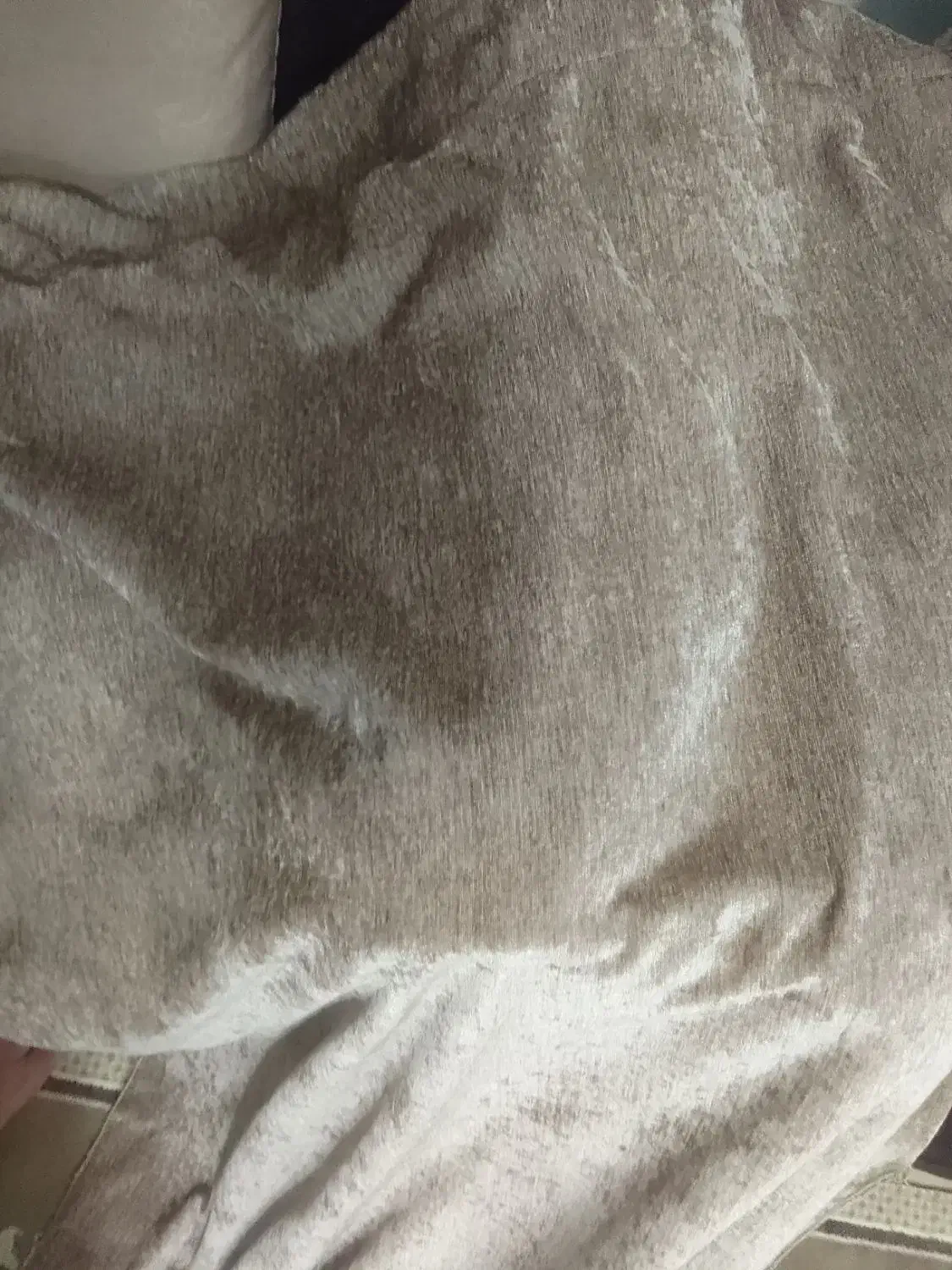 باسلام پرده مخمل تمیز وسالم به فروش میرسد|پرده، رانر، رومیزی|تربتحیدریه, بالا ولایت|دیوار