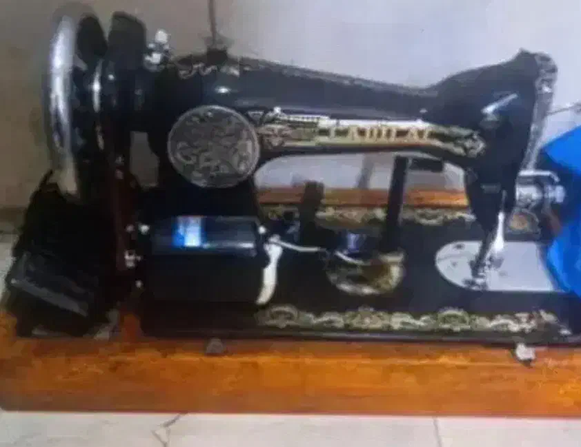 چرخ خیاطی قدیمی زیبا|چرخ خیاطی و ریسندگی|تهران, وحیدیه|دیوار