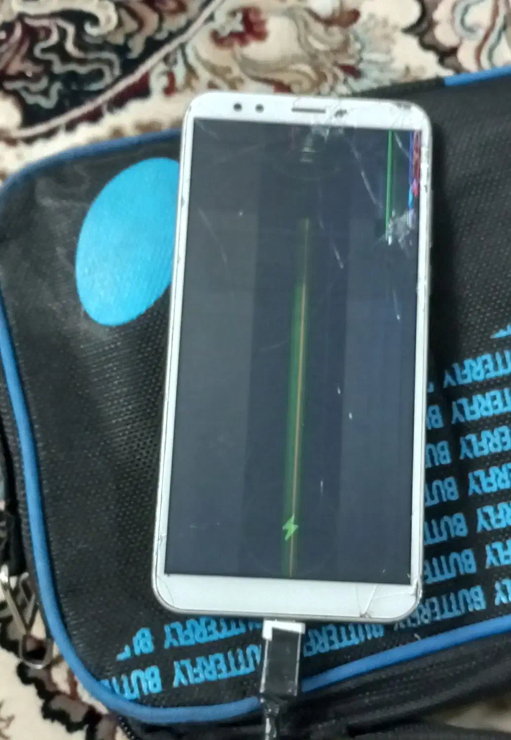 گوشی تلفن هاوایی y 7 مدل 2019 یه تاج ال سی دی میخو|موبایل|مشهد, توس (بلوار توس)|دیوار