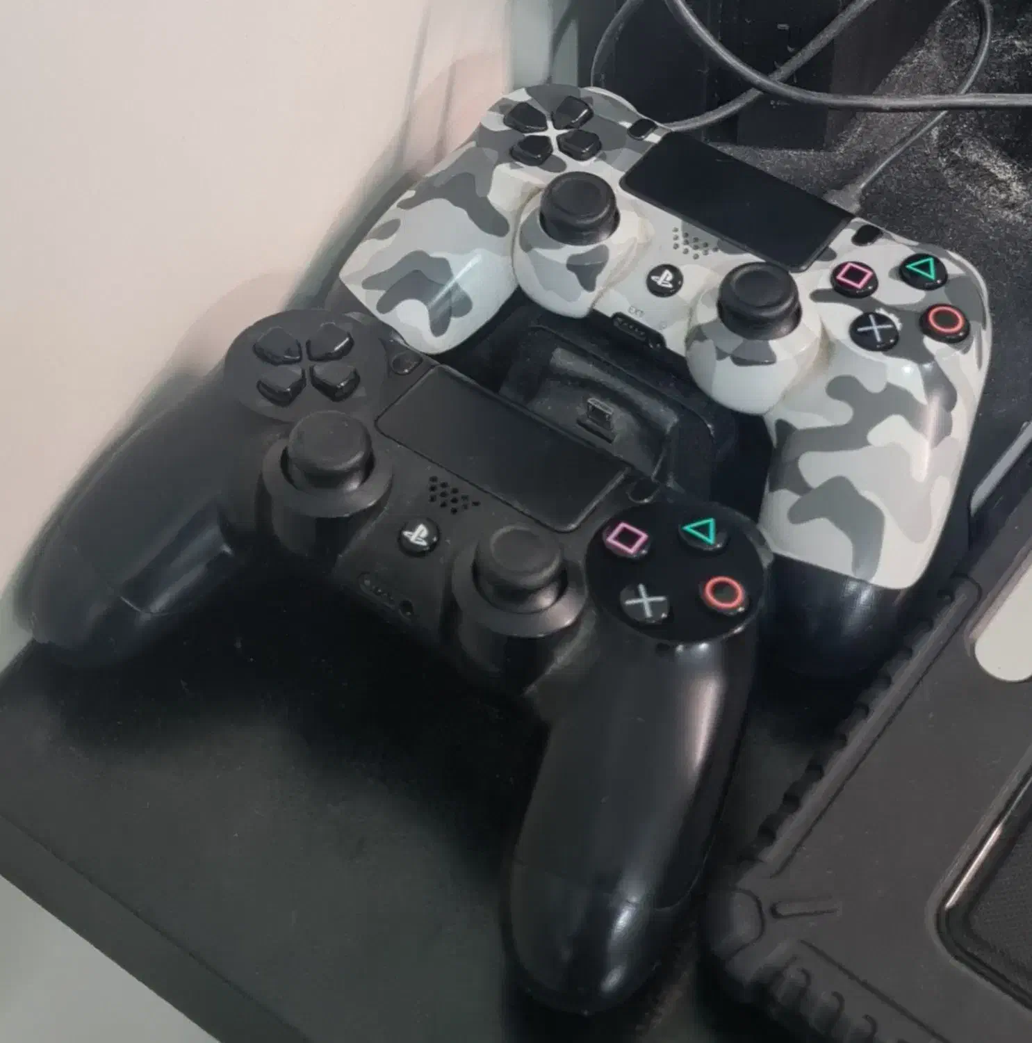 PS4 Fat دو دسته فول بازی|کنسول، بازی ویدئویی و آنلاین|تهران, نظام‌آباد|دیوار