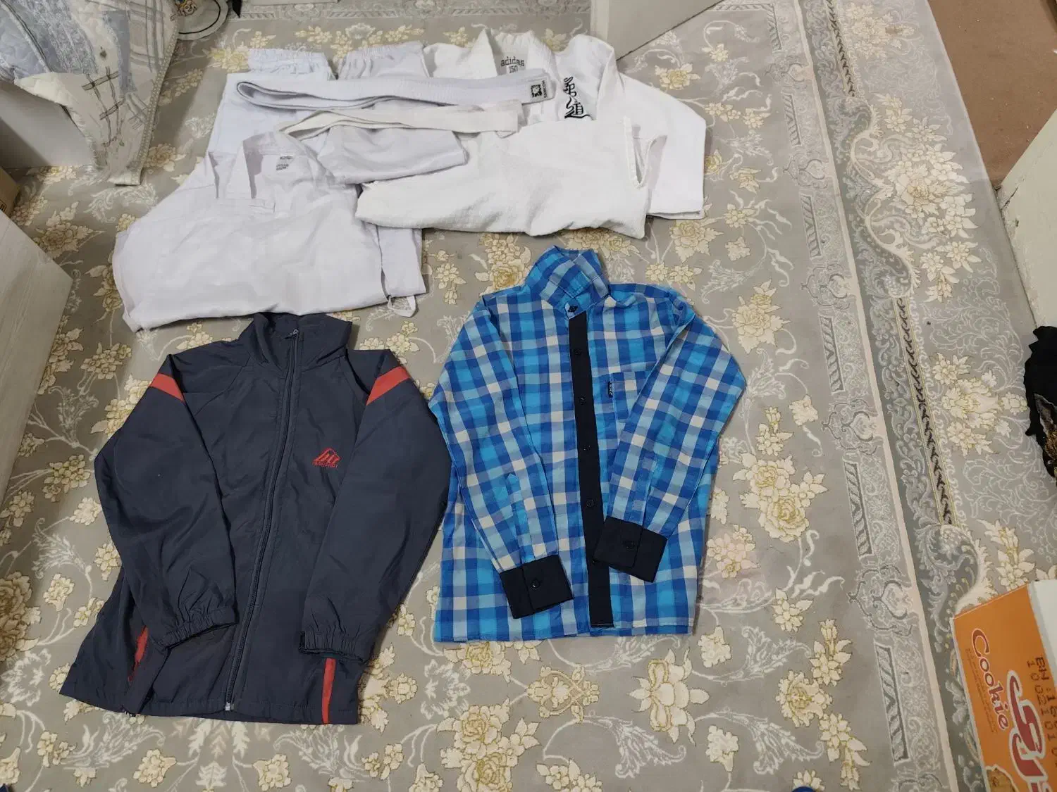 تعدادی پیراهن و شلوار مدرسه برای فروش|لباس|جم, |دیوار