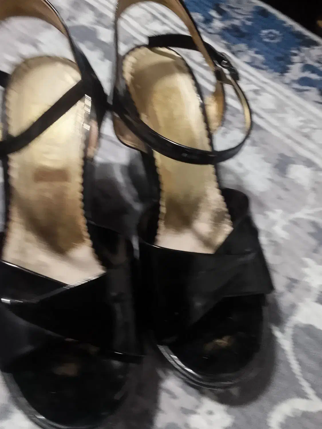 کفش|کیف، کفش، کمربند|نهاوند, |دیوار