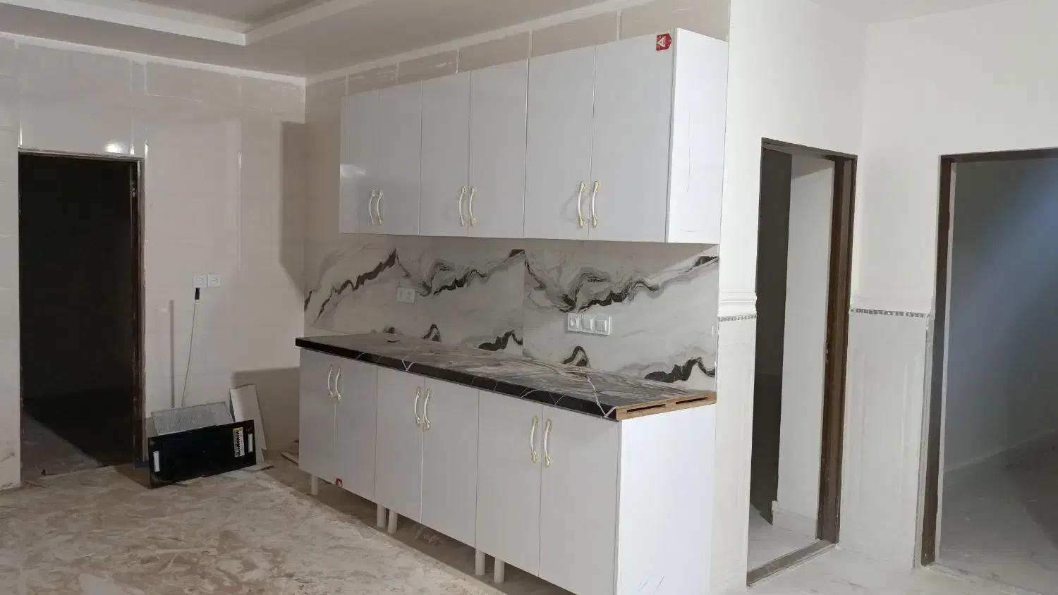 نصب کابینت کار تمیز اخلاق تمیزتر مشتری راضی‌تر|خدمات پیشه و مهارت|میناب, |دیوار