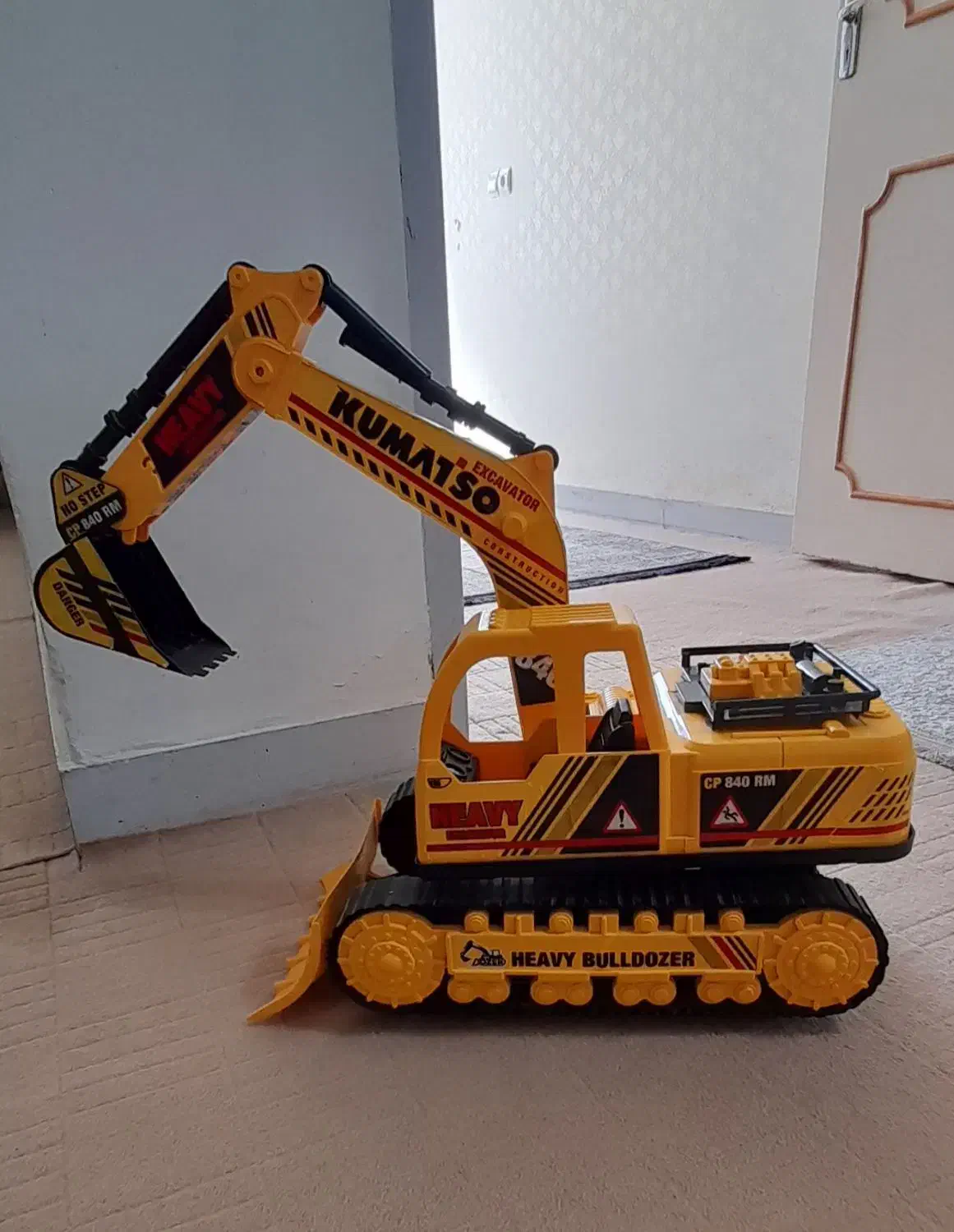 بیل مکانیکی بزرگ اسباببازی|اسباببازی|مهران (ایلام), |دیوار