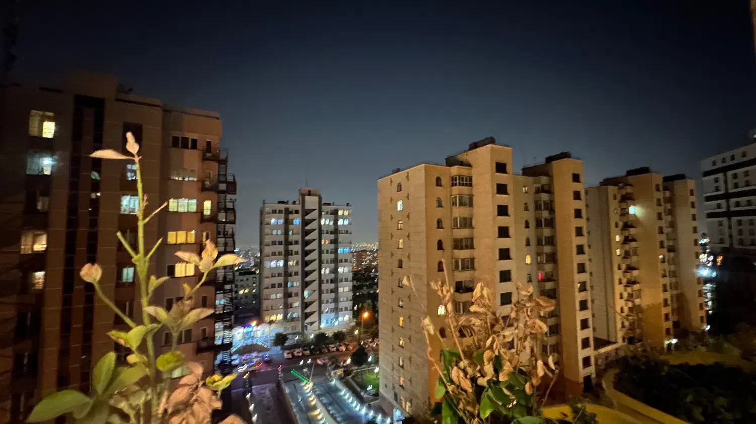 ۱۴۵متر۳خواب بزرگ/۲بالکن ویودار/طبقه۸برج کوی فراز