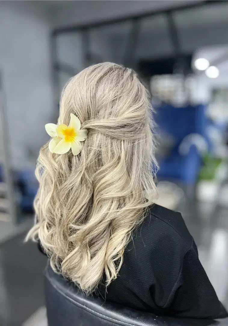 مدل رنگ مو (هایلایت، بالیاژ، آمبره و فیس فریم)|خدمات آرایشگری و زیبایی|تهران, نازی‌آباد|دیوار