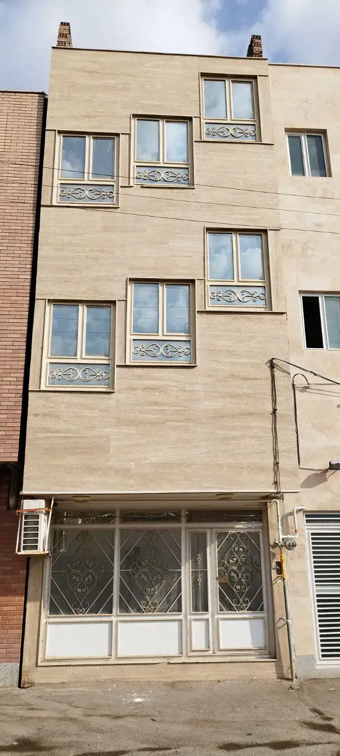 واحد تجاری 50 متری فلکه دوم سجادشهر|اجارهٔ دفتر کار، اتاق اداری، مطب|بیرجند, |دیوار