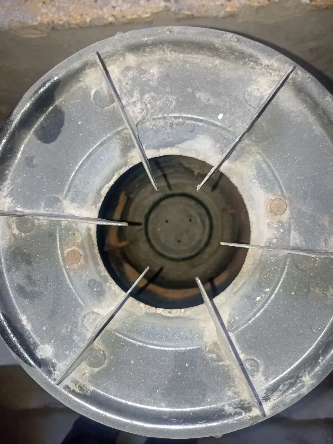 چراغ.|بخاری، هیتر، شومینه|همدان, |دیوار