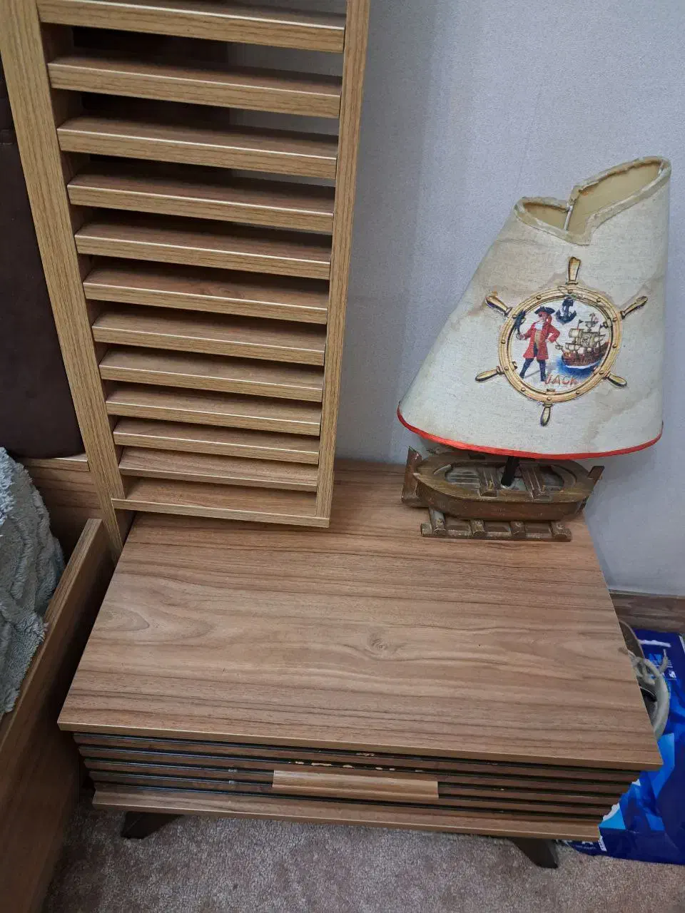 تخت خواب تک نفره (یک نفره) جوان همراه با پاتختی|تخت و سرویس خواب|شهریار, شهریار|دیوار