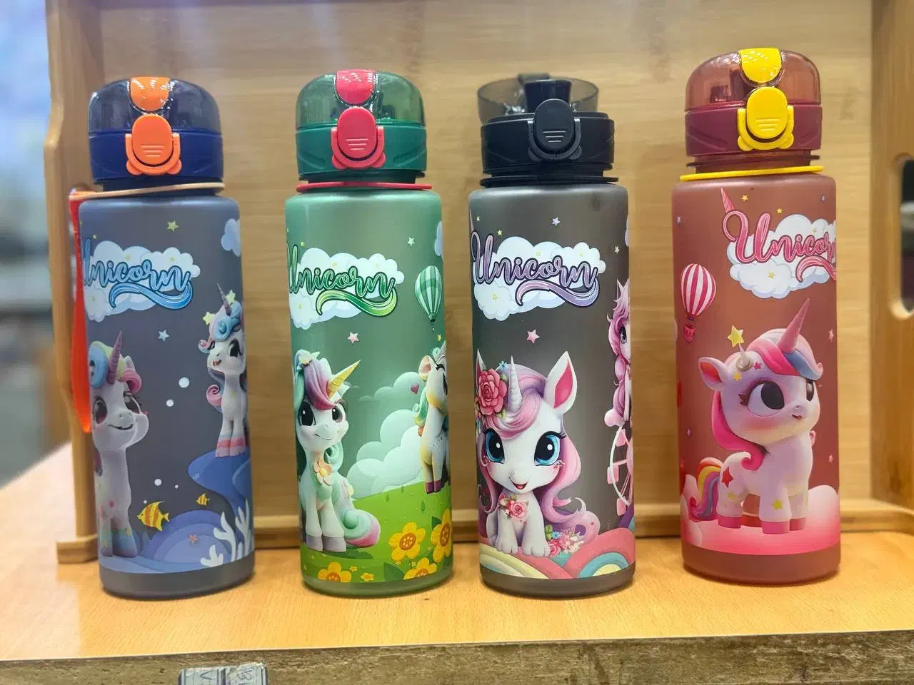 قمقمه عمده|ظروف نگهدارنده، پلاستیکی، یک‌بارمصرف|بندر گناوه, |دیوار