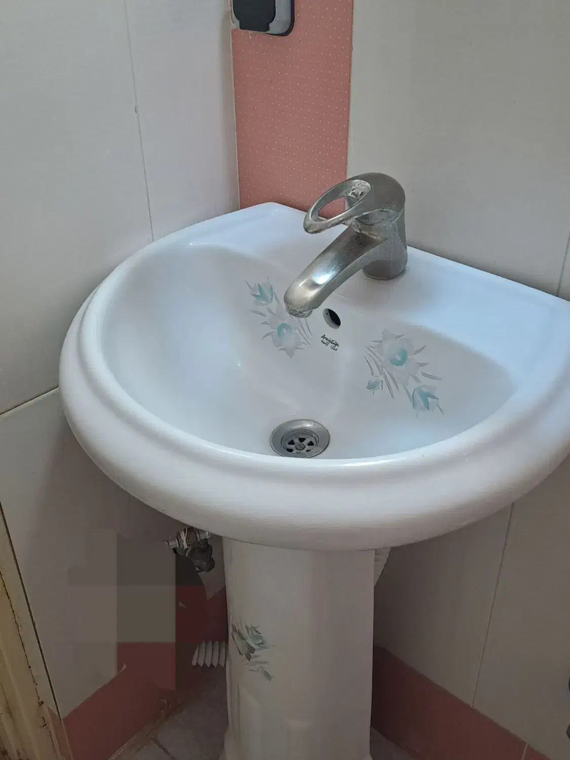 روشویی|لوازم سرویس بهداشتی|اراک, |دیوار