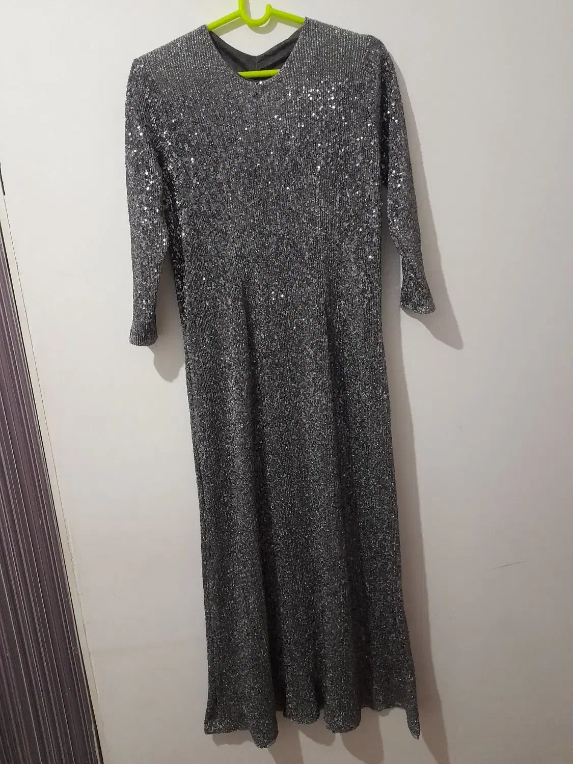 پیراهن مجلسی|لباس|بومهن, |دیوار