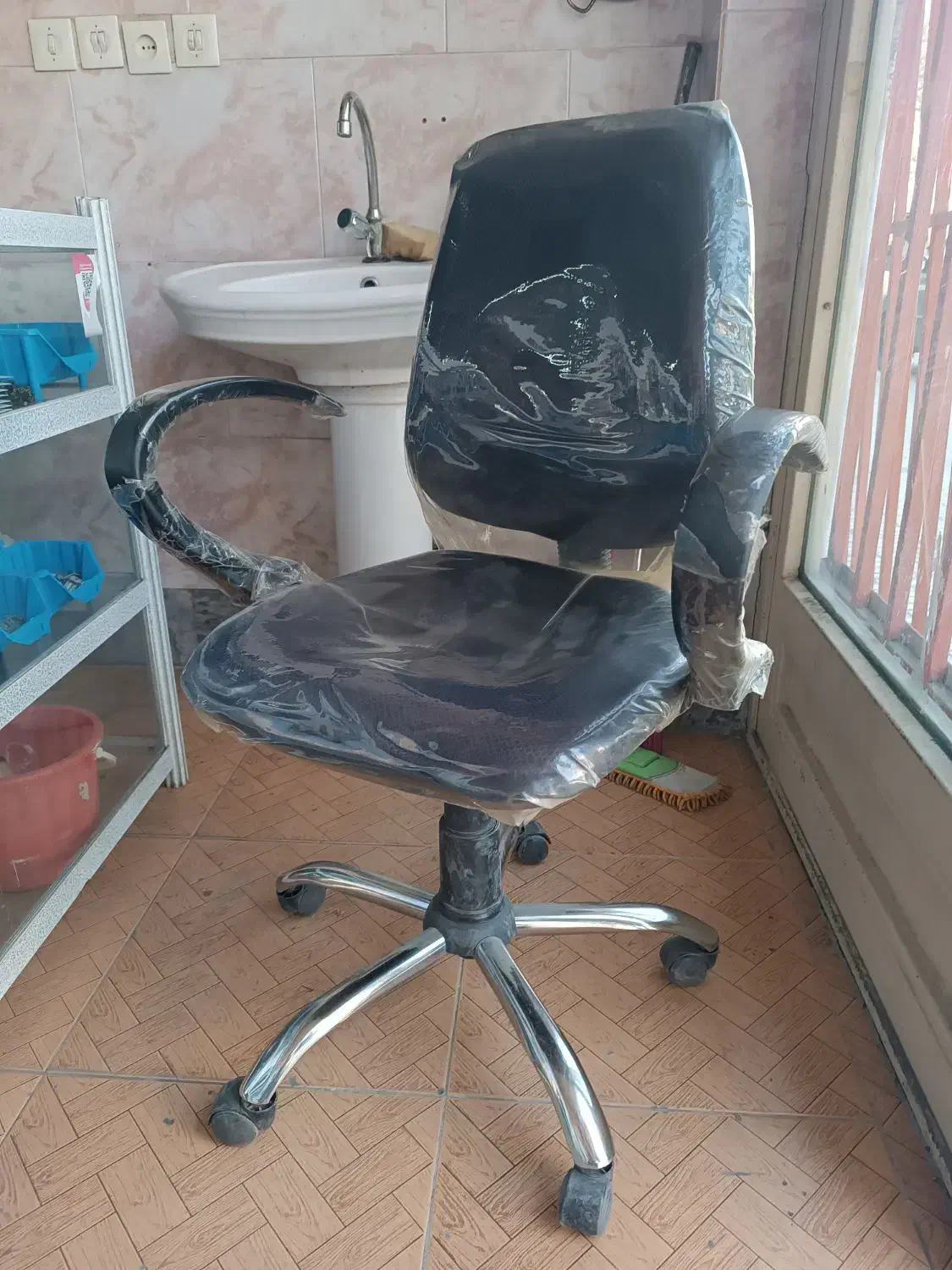 صندلی چرخ دار|صندلی و نیمکت|کرمانشاه, |دیوار