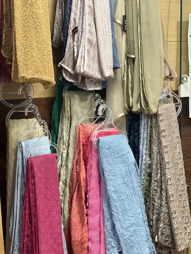 شال زیر قیمت عمده به علت تغییرات|لباس|اراک, |دیوار