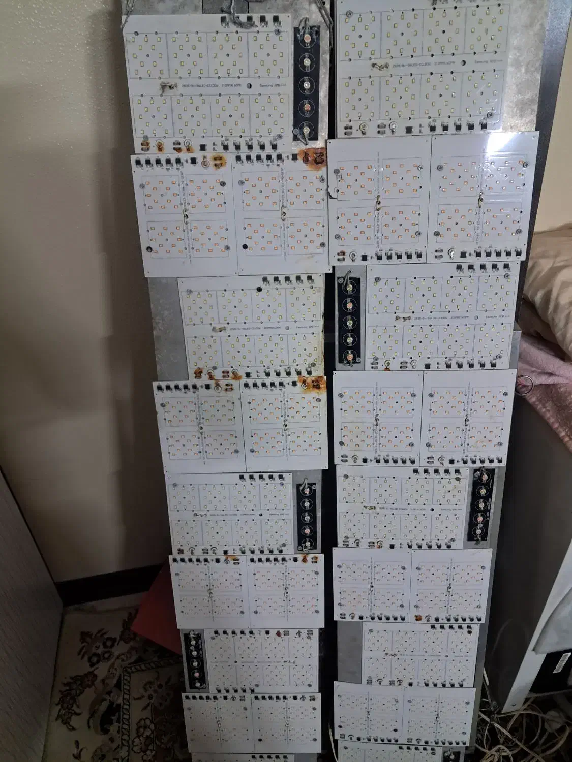 ۲ عدد نور مصنوعی برقی|لامپ و چراغ|شاهین‌شهر, گزبرخوار|دیوار