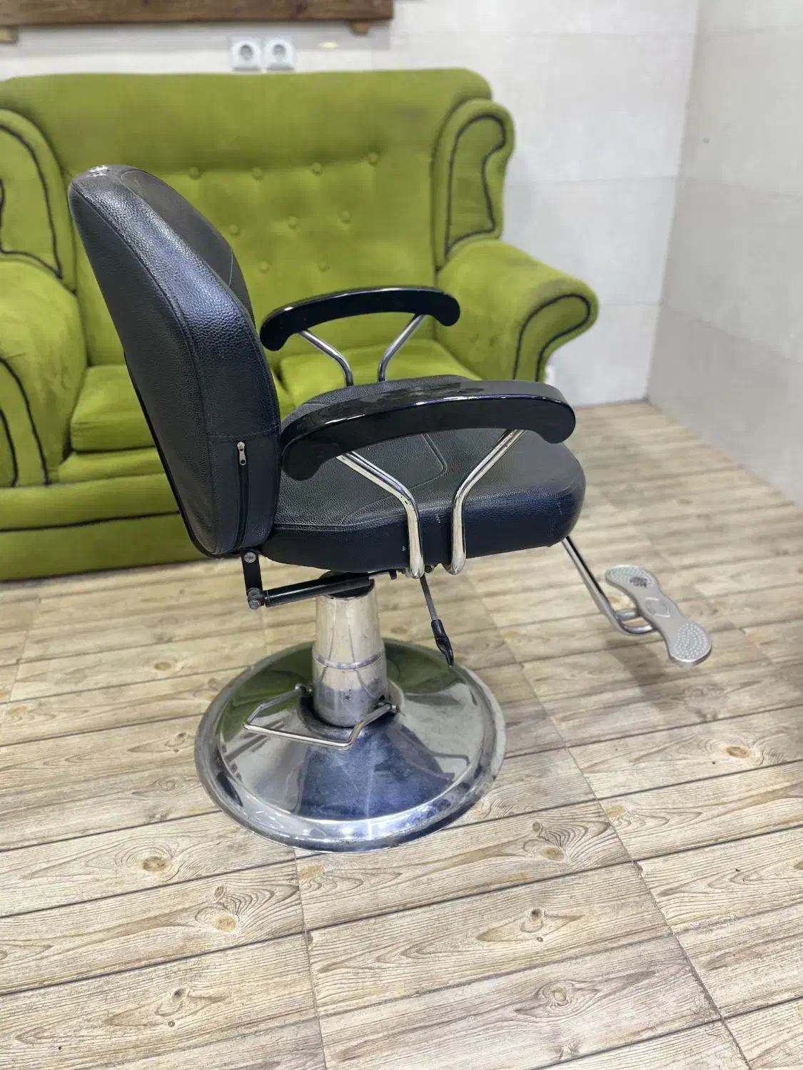 صندلی ارایشگاه جک دار سالم|آرایشگاه و سالنهای زیبایی|بندر ماهشهر, |دیوار