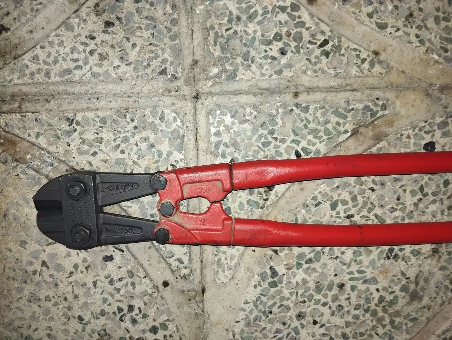 لوله بر قدیمی و میلگرد بر|ابزارآلات|خمینیشهر, |دیوار