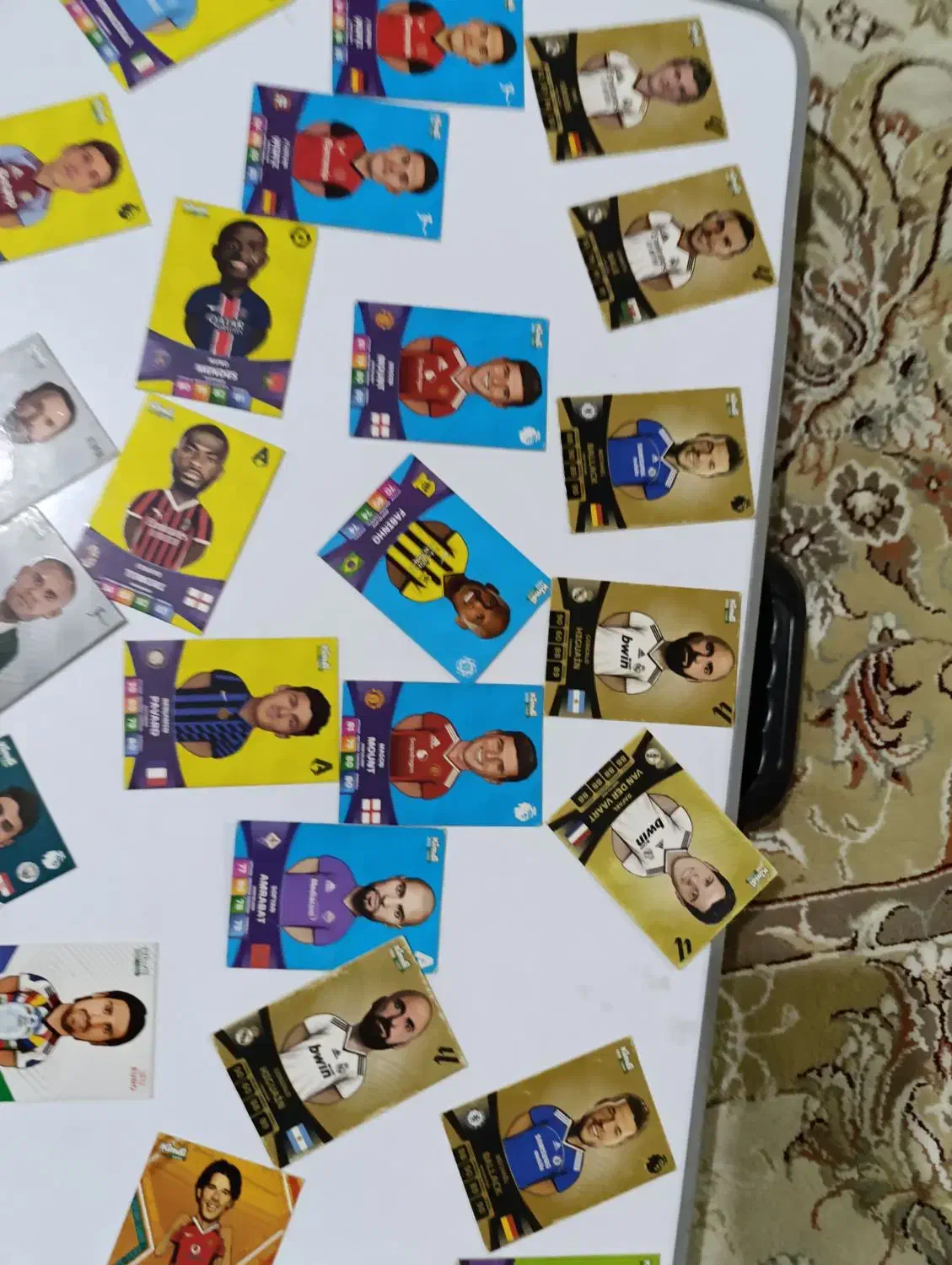 کمدی قیمت مناسب|کلکسیون و سرگرمی|مشهد, ایثار|دیوار