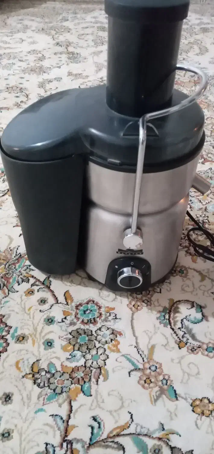 آبمیو گیر سالم بدون ایراد|آبمیوه‌گیر و آب‌مرکبات‌گیر|تبریز, |دیوار