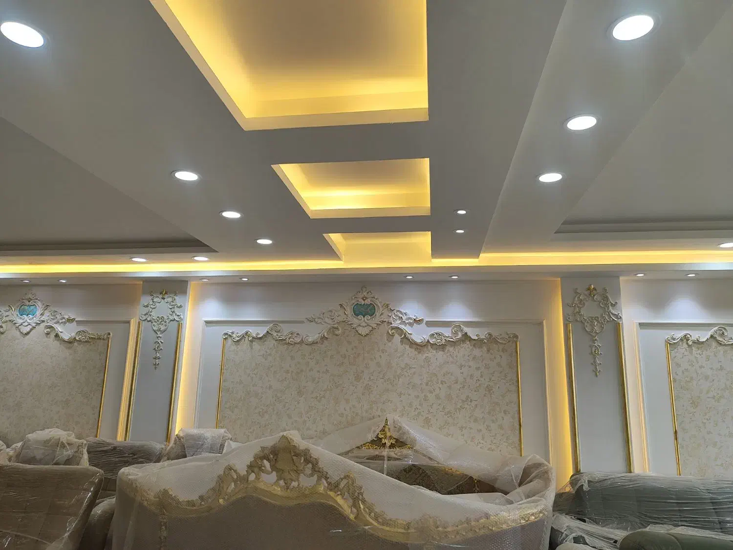 برقکار،سیمکشی،اتصالی.نور پردازی.تعمیر تابلو چلنیوم|خدمات پیشه و مهارت|زابل, |دیوار