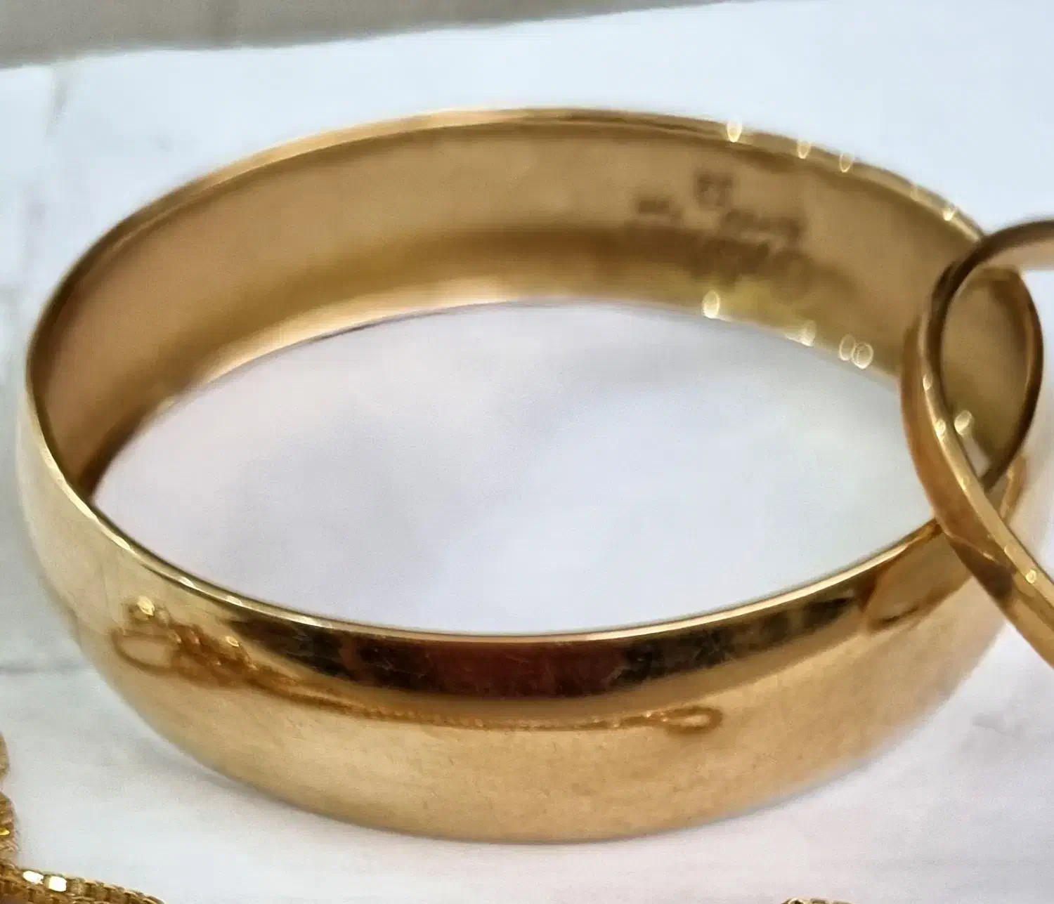 النگو پهن اینه ای سالم و تمیز|جواهرات|لاهیجان, شیشه گران|دیوار