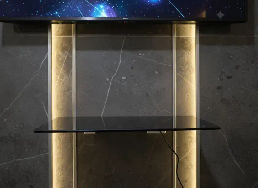 دیجیتال استرونگ به همراه شلف|صوتی و تصویری|رشت, پاستوریزه|دیوار