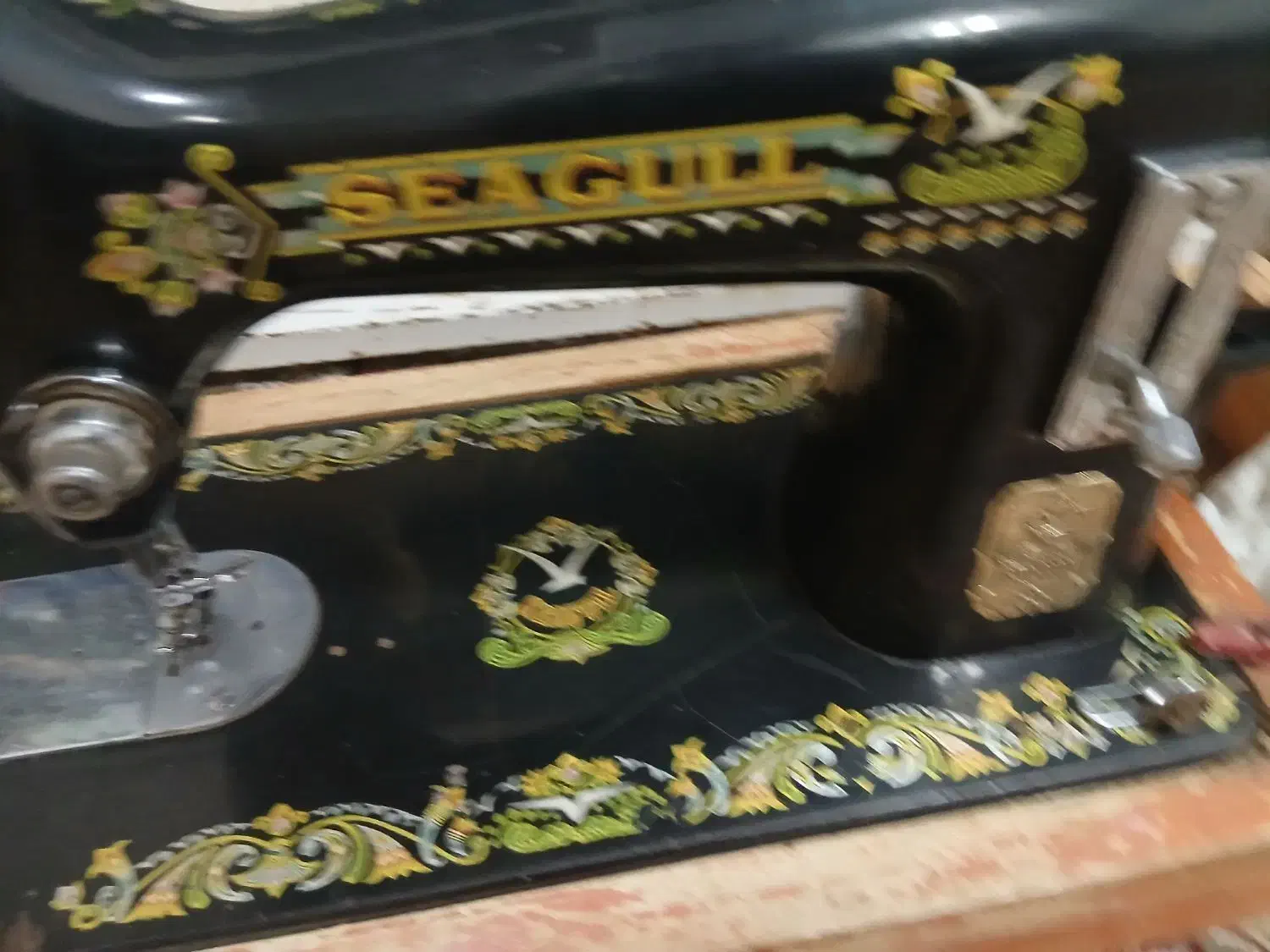 چرخ خیاطی|چرخ خیاطی و ریسندگی|قائن, |دیوار