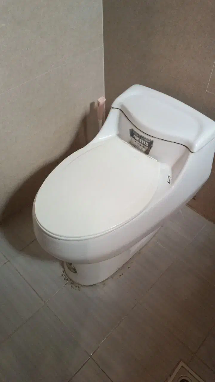 توالت فرنگی|لوازم سرویس بهداشتی|رویان, |دیوار