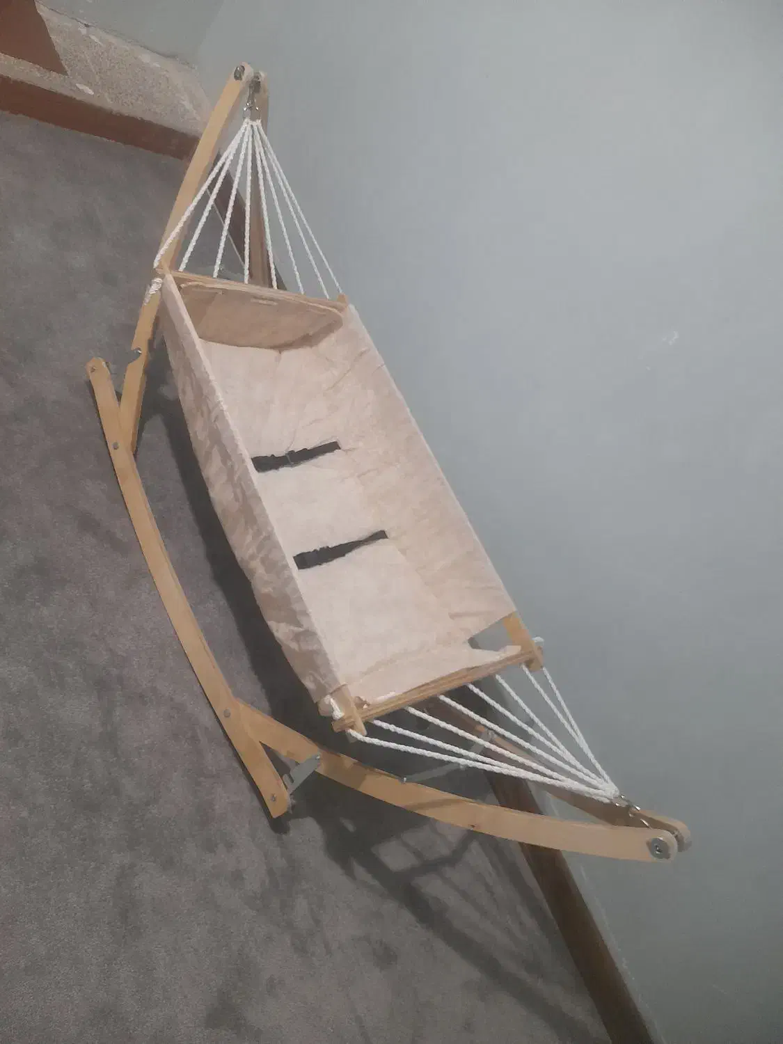 گهواره ۸ طناب‌ نو نو|تخت و صندلی بچه|مسجد سلیمان, |دیوار