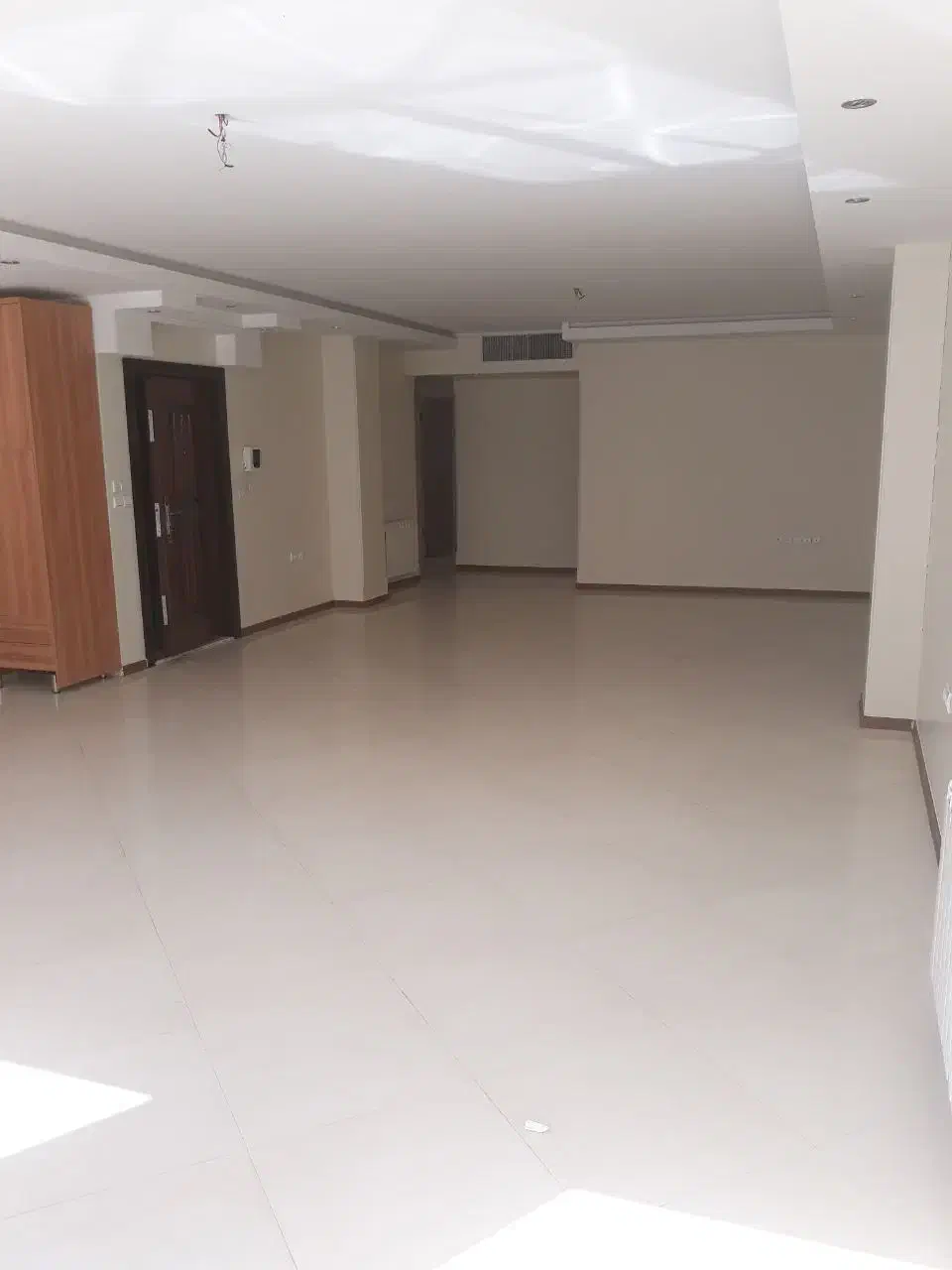 ** ۱۸۰ متر ۳خ فول آریافر گلدیس **