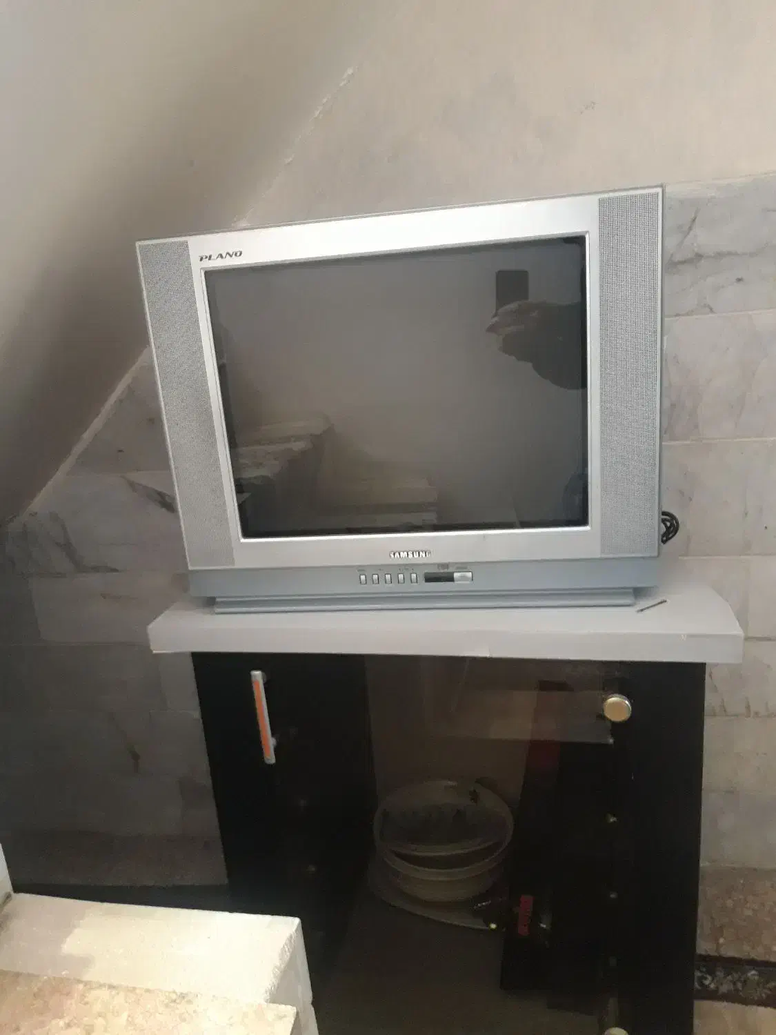 تلویزیون و میز تلویزیون|تلویزیون و پروژکتور|خوی, |دیوار