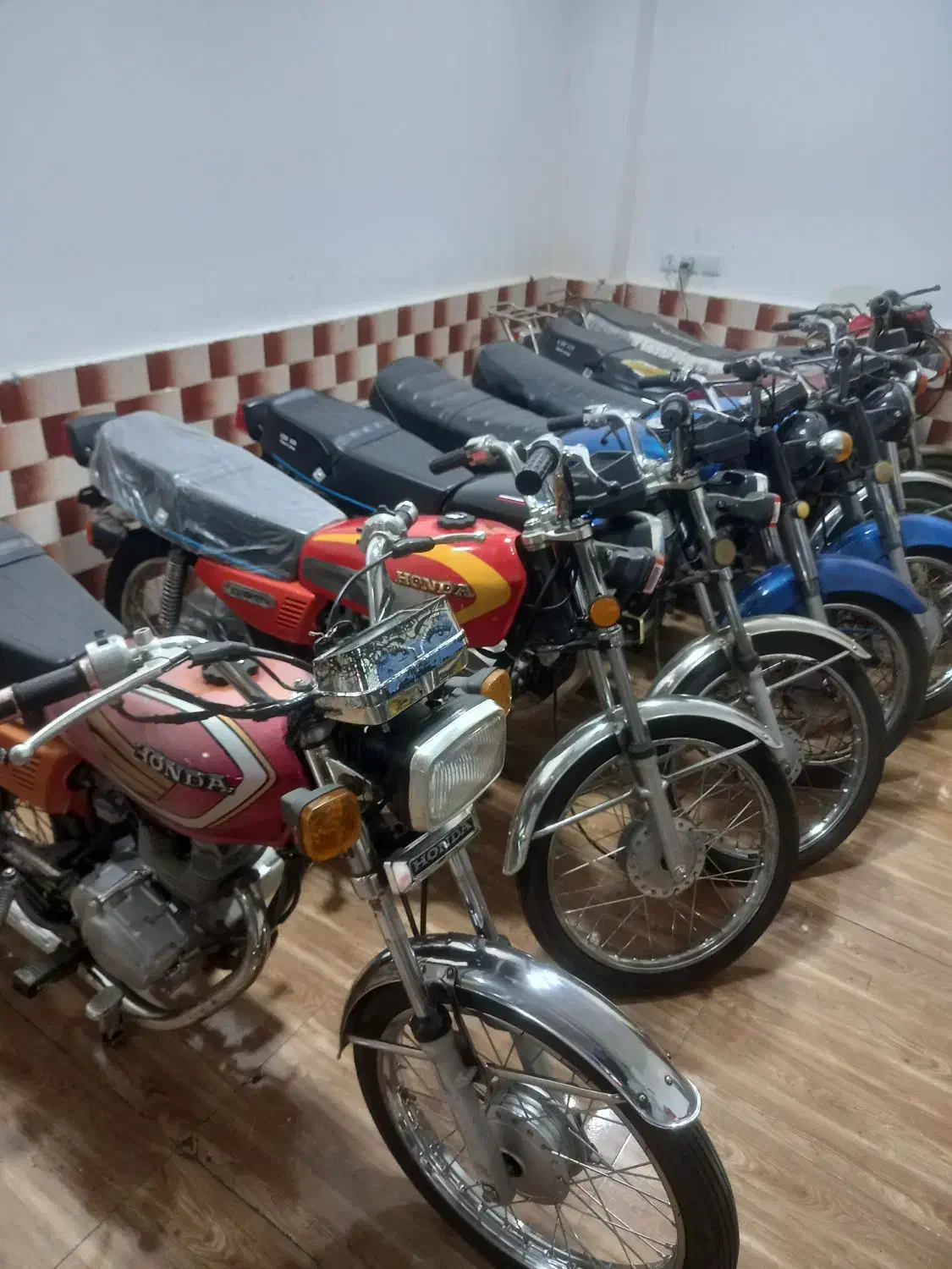 موتور|موتورسیکلت|سنگر, |دیوار